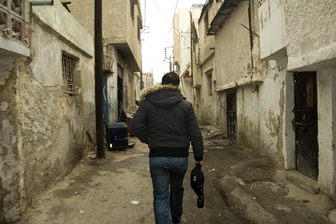 manwalkingdownthestreet